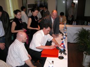 打望重慶最美醫(yī)生護士禮儀隊 白衣天使的優(yōu)雅風(fēng)采與專業(yè)擔(dān)當(dāng)